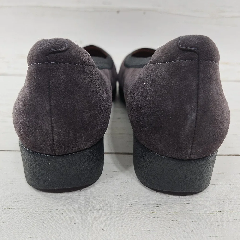 Clarks Artisan Daelyn Hill Size 10W Purple Gray Suede Slip On Wedge Shoes